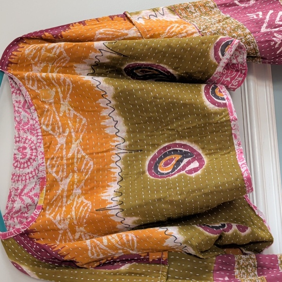 Free Size. Abundance Crop Kantha Bae - Picture 9 of 15